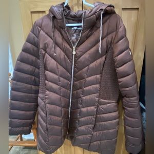 Bernardo women’s XL winter coat, super light but warm, barely worn